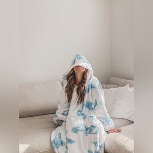 The Oodie Blue Tye Dye Loungewear